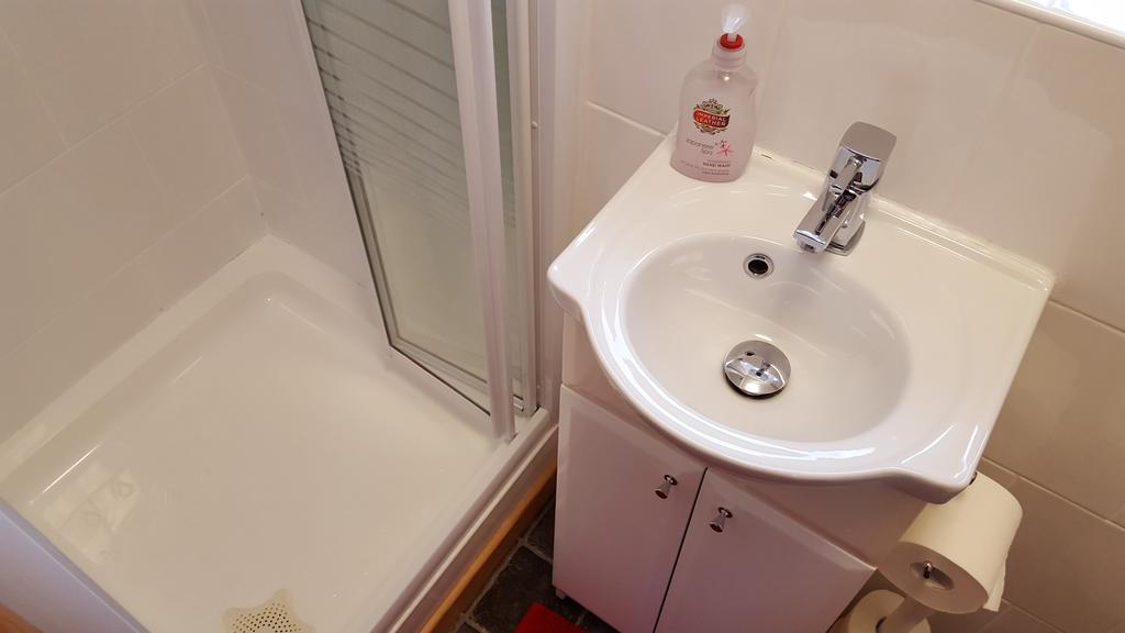 Pendine Sands Guest House Bagian luar foto
