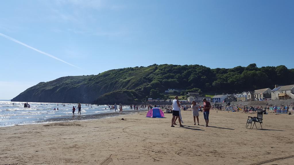 Pendine Sands Guest House Bagian luar foto