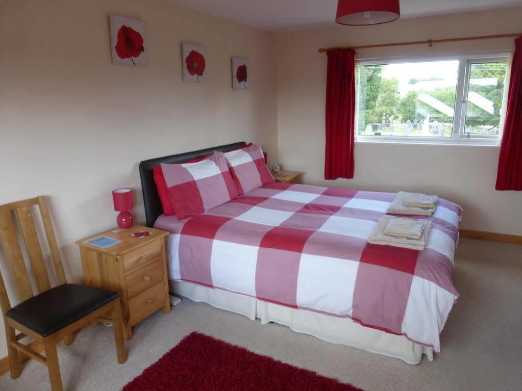 Pendine Sands Guest House Bagian luar foto