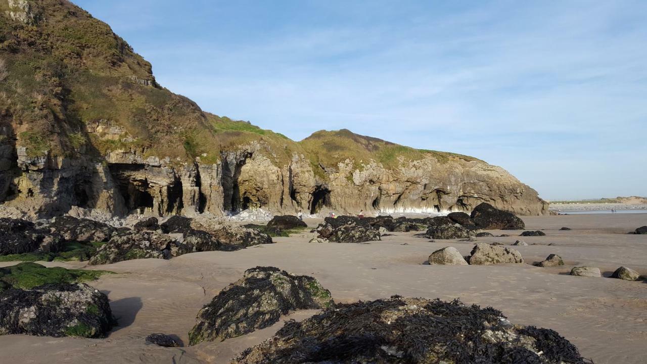 Pendine Sands Guest House Bagian luar foto