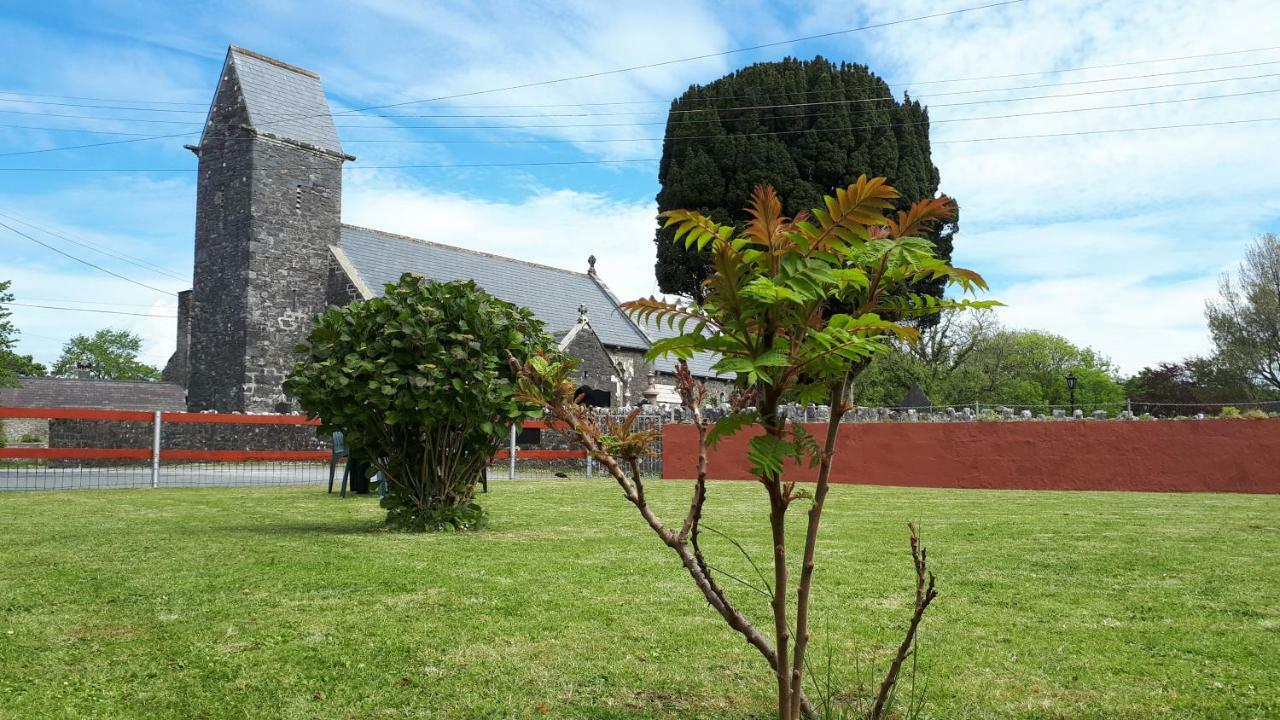 Pendine Sands Guest House Bagian luar foto