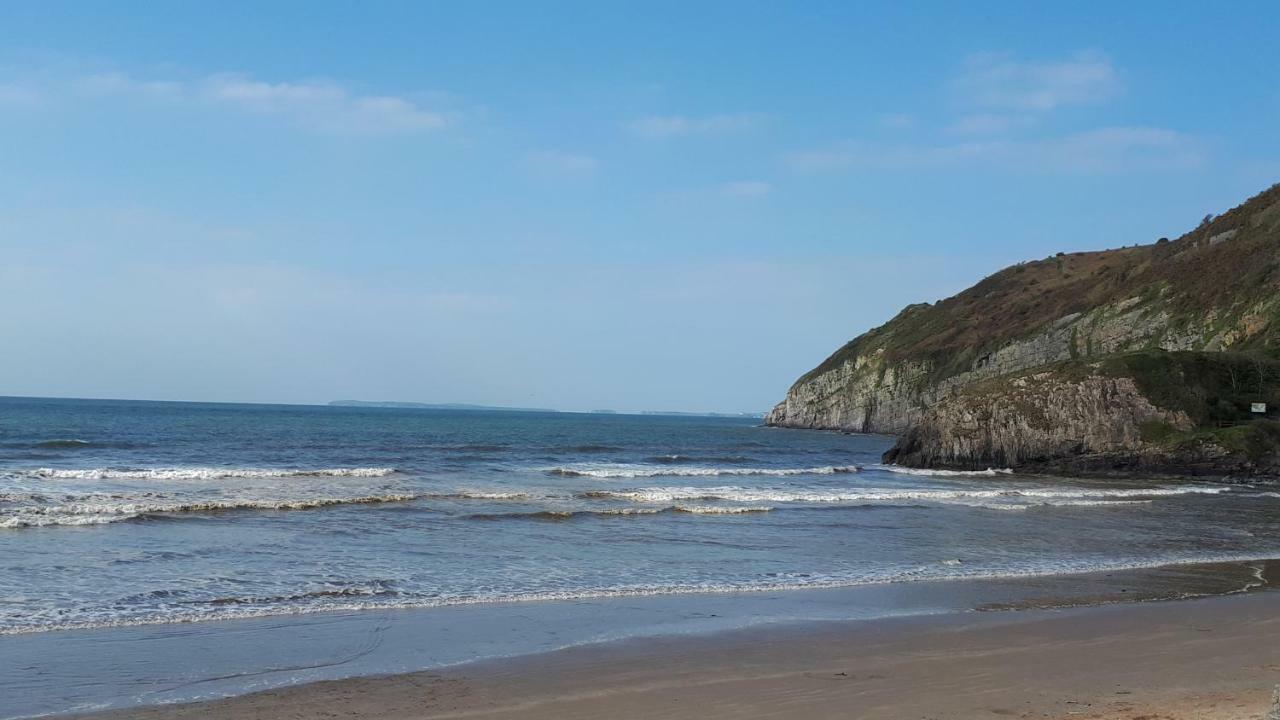 Pendine Sands Guest House Bagian luar foto